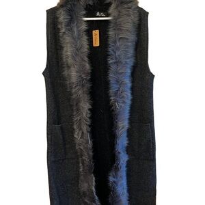 𝅺odiva Long Sleeveless Faux Fur Vest NWT